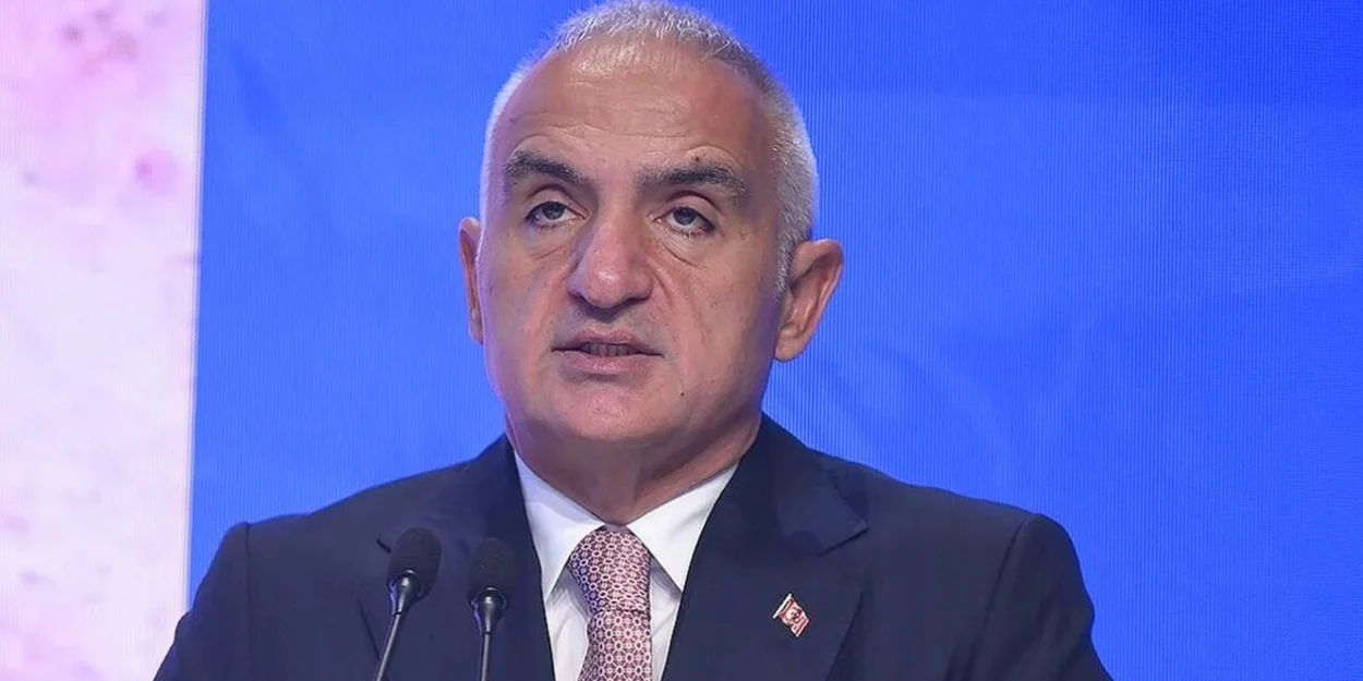 Ersoy, “Dünya Dillerinde Türkçe” sözlüğünü tanıttı